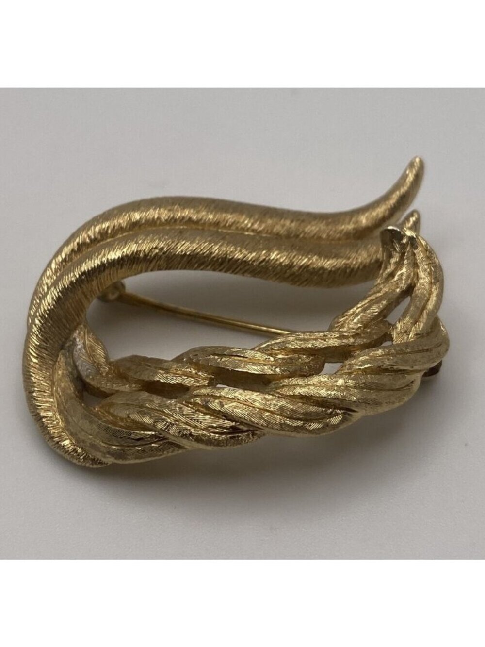 Vintage Monet Brushed Gold Tone Modernist Twisted Leaf Costume Brooch